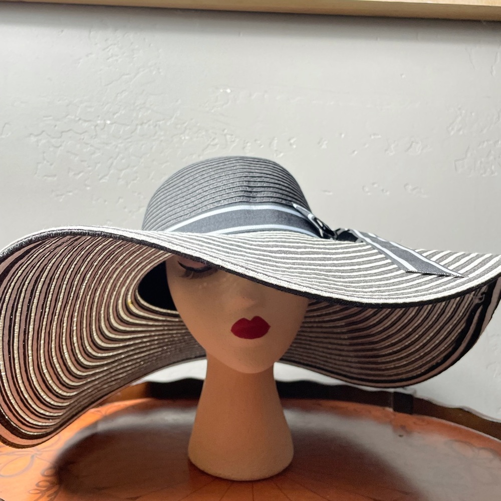 Striped Oversize Floppy Hat